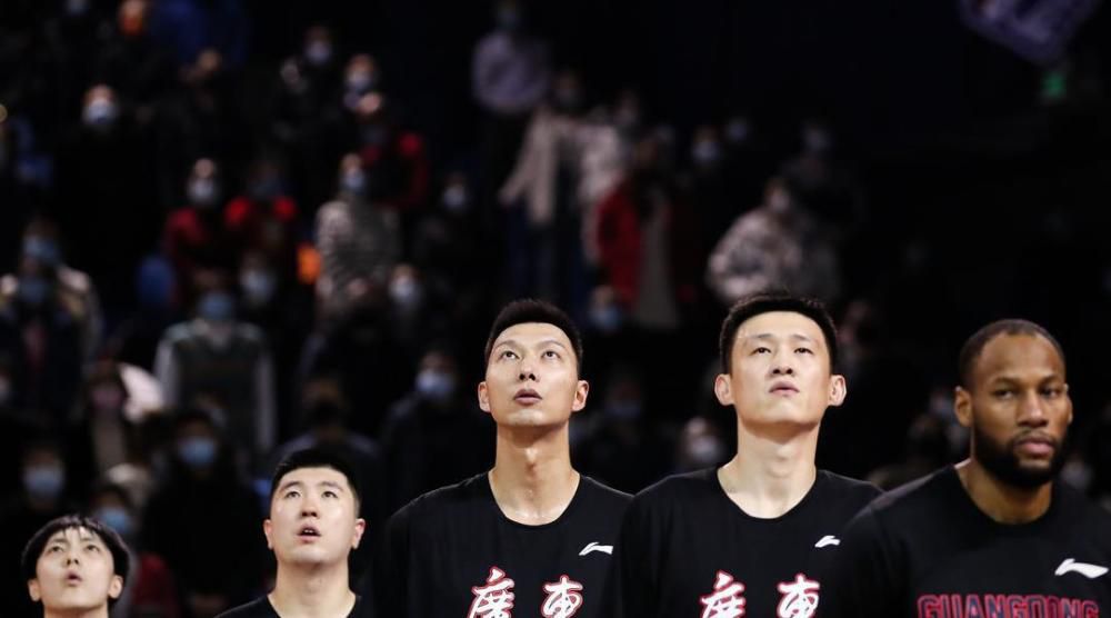 意外成为杀人嫌疑犯的高中生正勋的扮演者柳承浩和天才推理少女多静的扮演者姜素拉急忙跑向 《朝鲜名侦探》将拍第三部 金明民吴达庶继续搭档 2016-10-21 韩国古装系列片《朝鲜名侦探》继2010年《高山乌头花的秘密》、2014年《消失的奴隶女儿》之后，将继续拍第三部《坊刻本杀人事件》，仍是改编自金琸桓作家的推理小说。