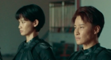 《死侍3》曝片场照 金刚狼小贱贱超安静“合影” 2024-01-18 日前，《死侍3》公布了一张全新的片场照。