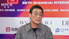 今天是世界读书日，当我们聊起阅读、聊起书单、聊起知识改变命运时，在许多乡村学校，也有一些孩子正围坐在图书角，认真翻阅着一批“刚刚到达”的书。